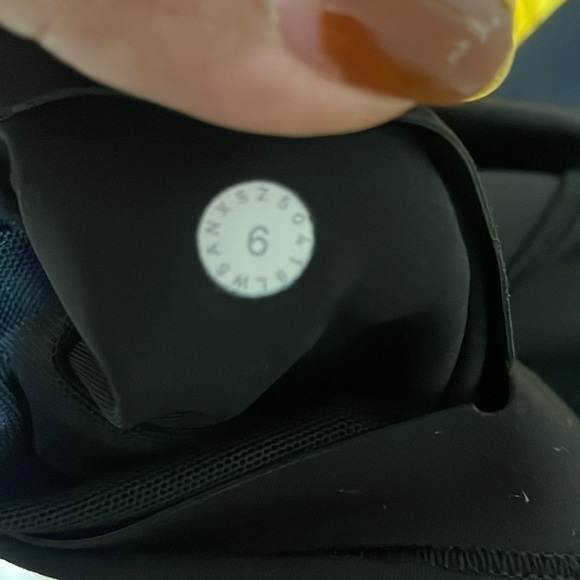 Lululemon Black Athletic leggings - Picture 4 of 13